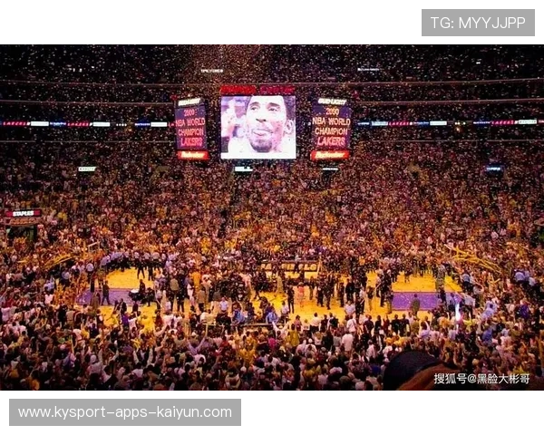 湖人队荣耀再现，誓夺季后赛门票，湖人主场时隔8年再迎季后赛