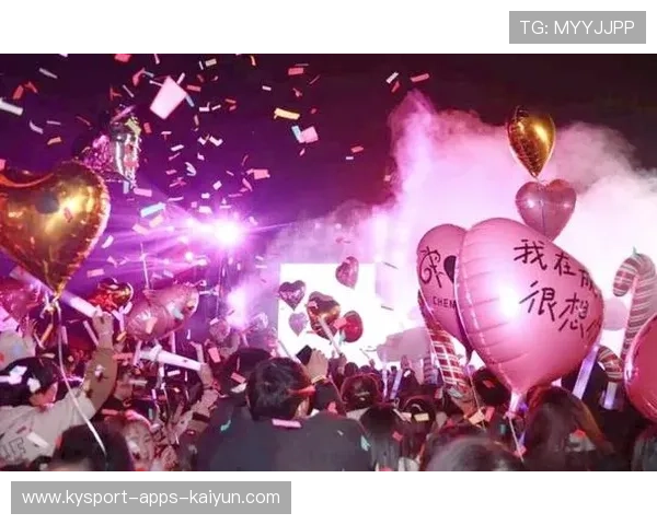 球迷在主办城市营造节日氛围吸引游客，球迷活动策划