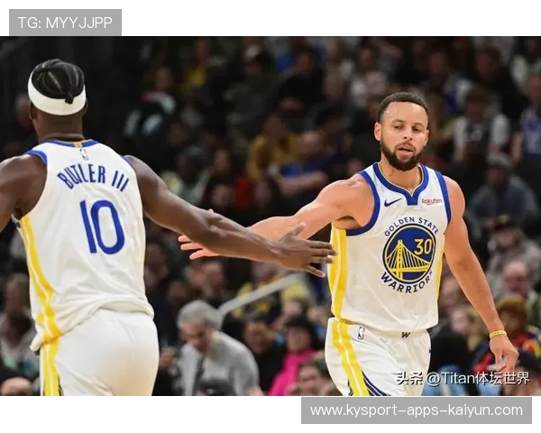 库里底角接格林传球命中后撤步三分，勇士客场绝杀开拓者
