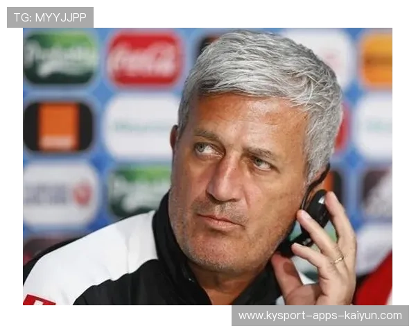 网球强力发球：一招制敌，直接退对手三步的秘密武器